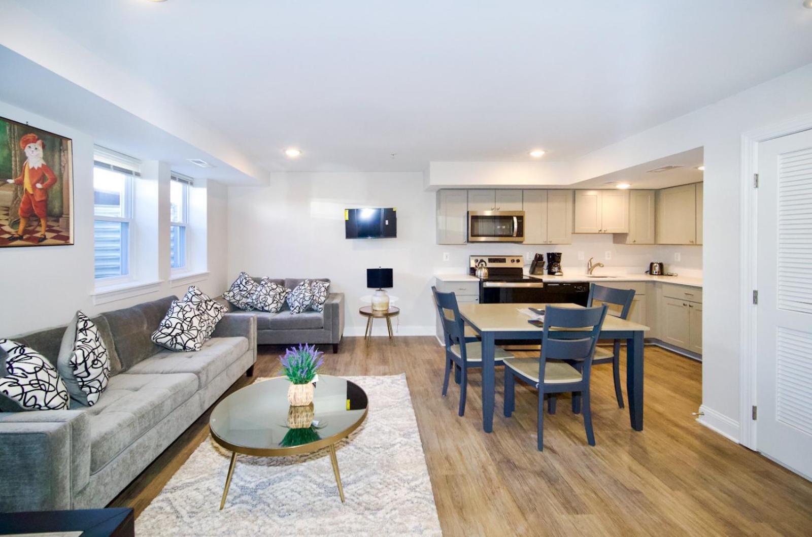 The Lenny: Modern Boutique Loft * Washington